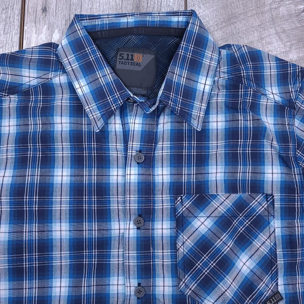 5.11 Tactical Shirt Mens Small Admiral Blue Breaker Plaid Pocket Short Sleeve